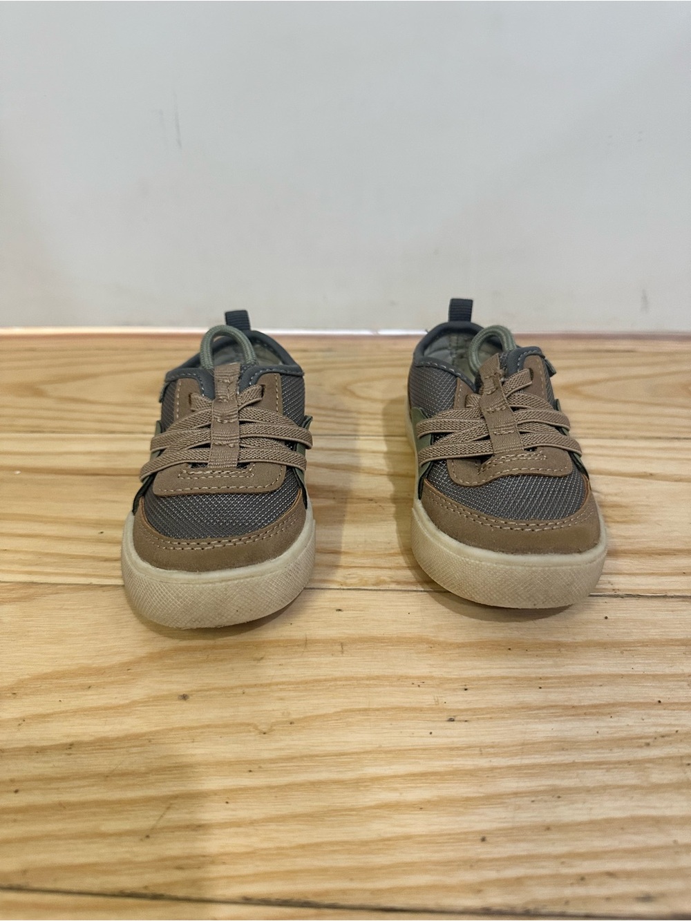 OshKosh B'gosh Brown & Olive Kids Sneaker Sneakers